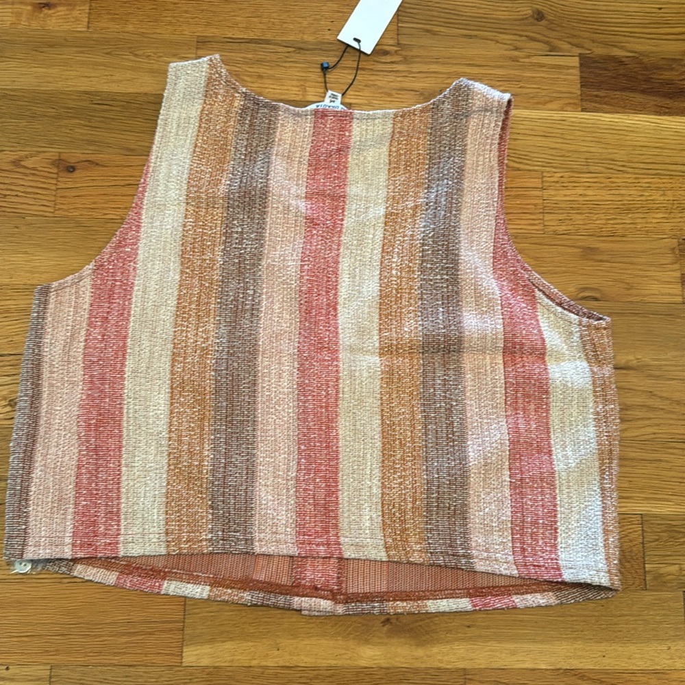 BB Dakota striped crop top button up tank size Medium NWT - Picture 3 of 3